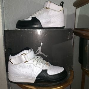AIR JORDAN 12 (XII) FUSION – WHITE / BLACK – TAXI